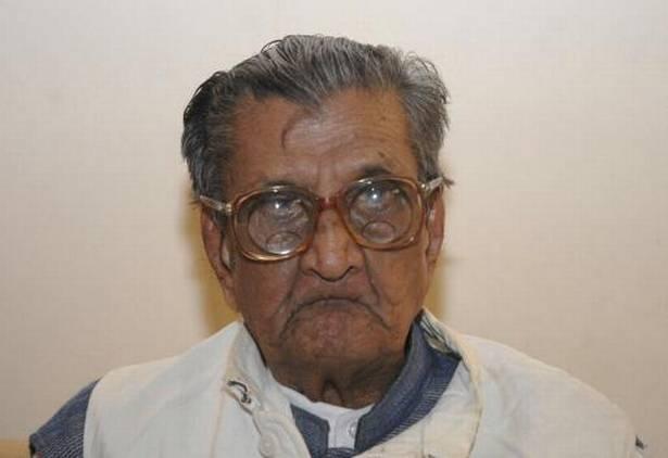 Centenarian vedic scholar Sudhakar Chaturvedi passes away_30.1