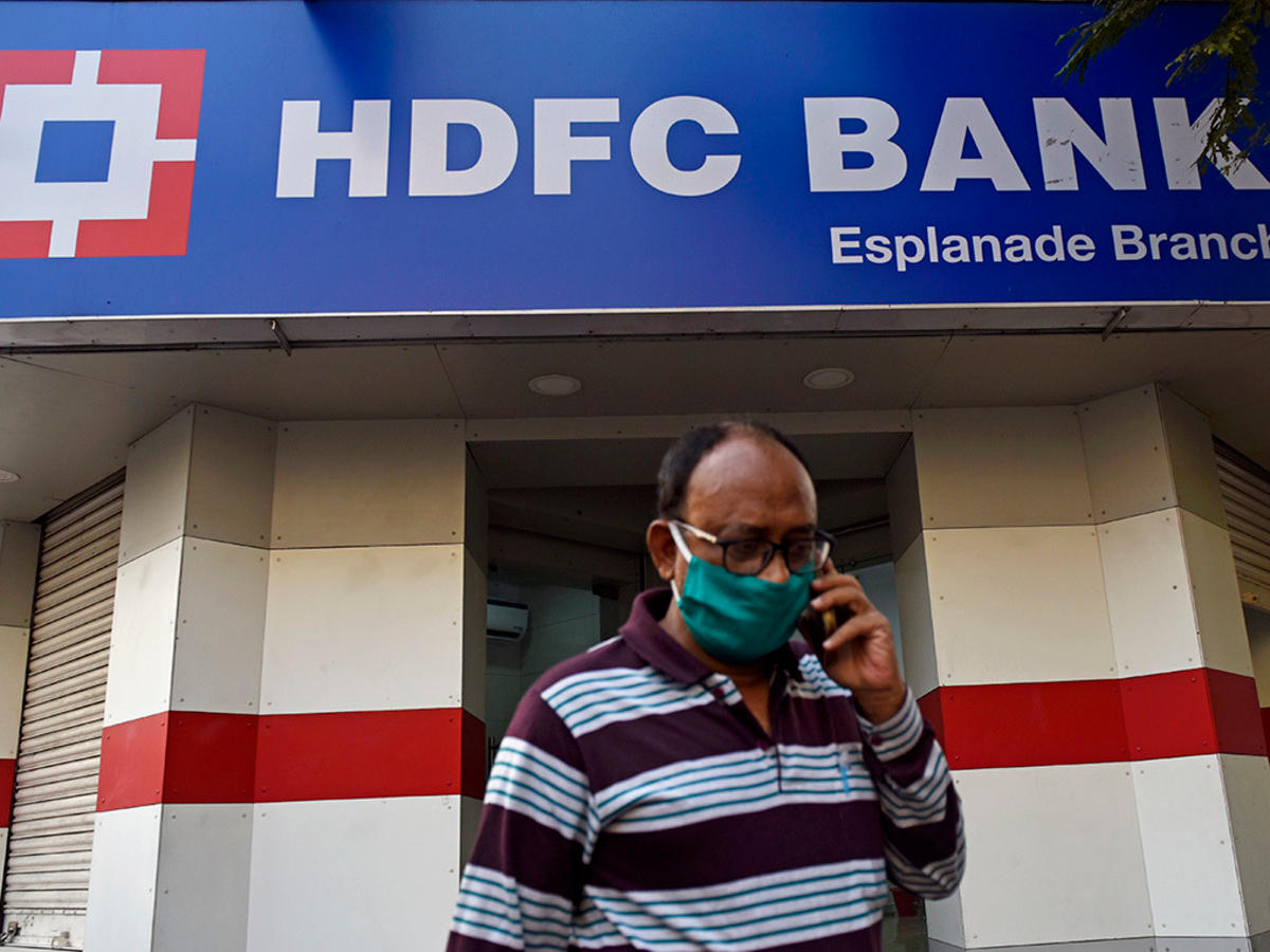 HDFC Bank ranks top among 100 BFSI Firms in India_30.1