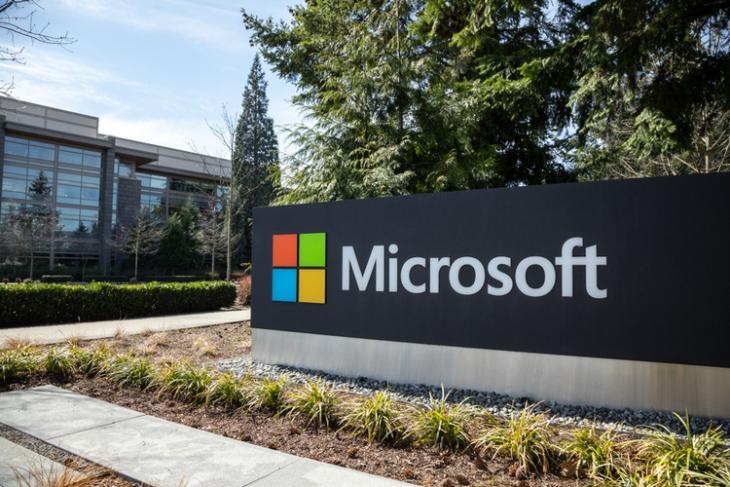 Microsoft surpasses Apple to become world's most valuable company_30.1