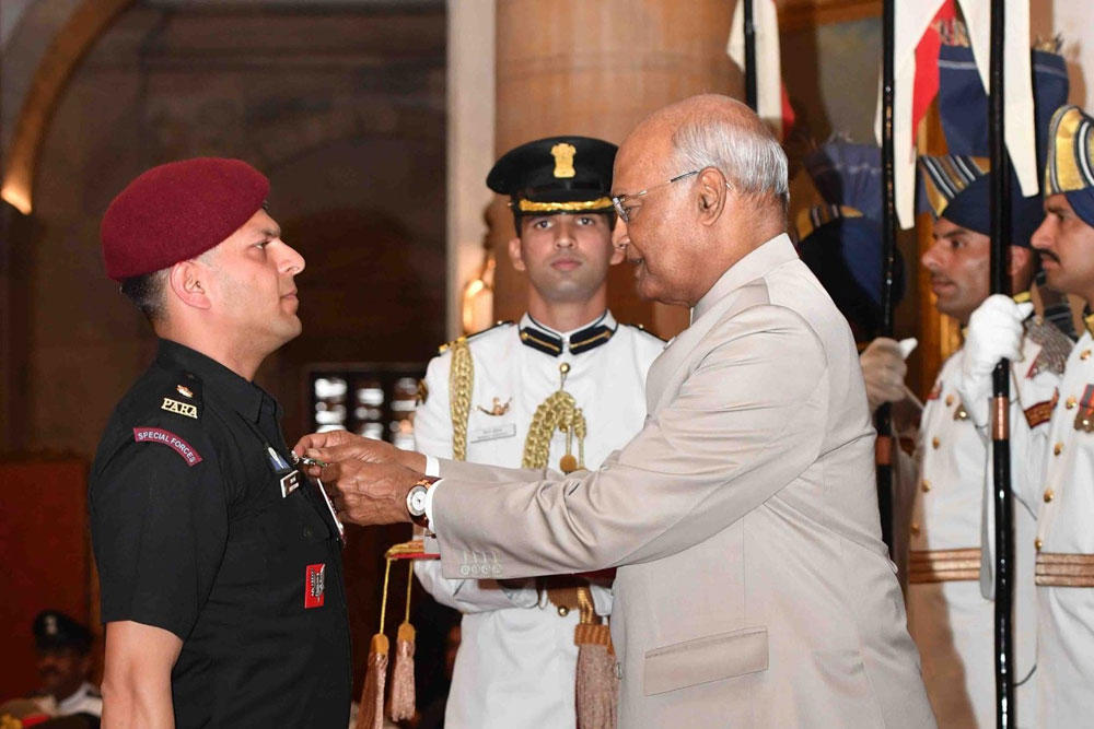 President confers 13 Shaurya Chakras, Param Vishisht Seva Medal to Army Chief_30.1