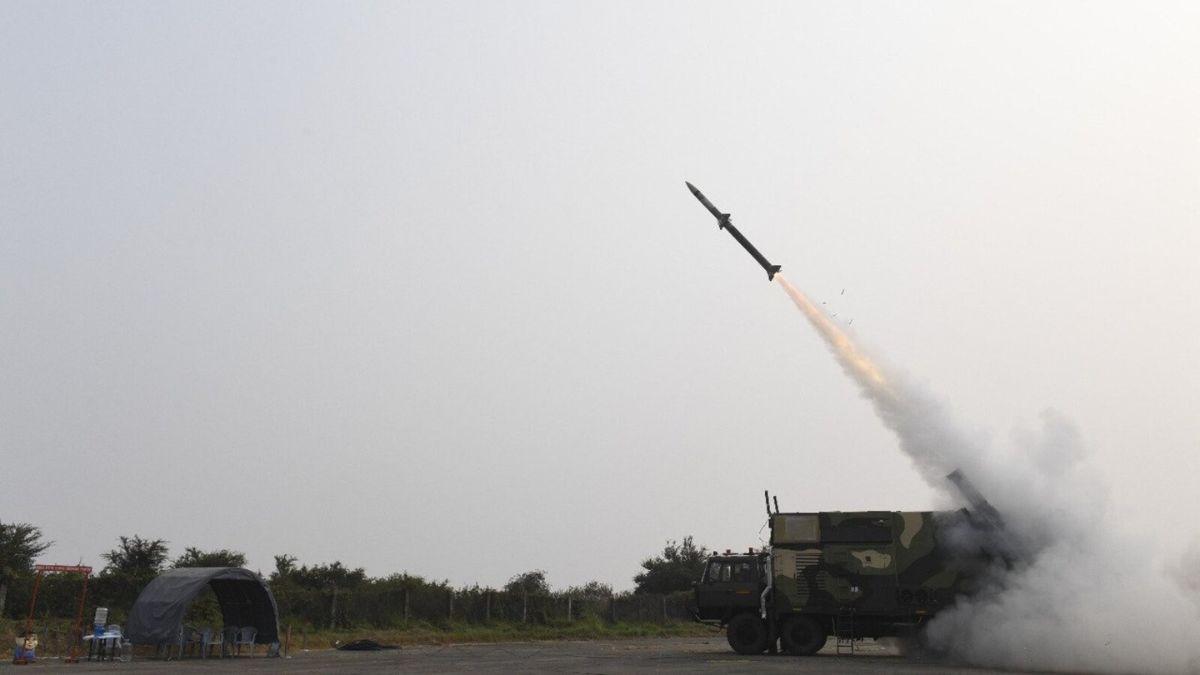 India successfully conducts VL-SRSAM missile test off the coast of Odisha_30.1
