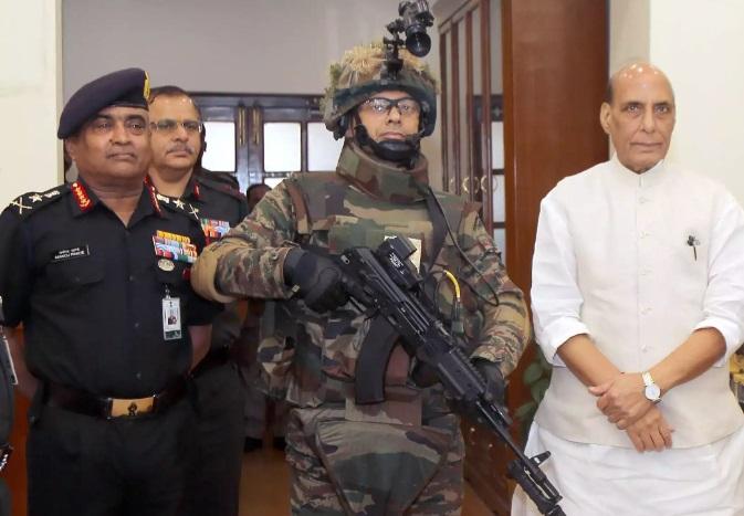 Defence Minister Rajnath Singh gives "F-INSAS" system to Indian Army_30.1