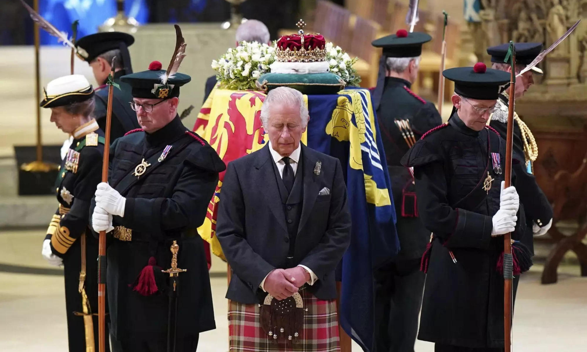 Queen Elizabeth II funeral, buried at Windsor Castle's St. George's Chapel_30.1