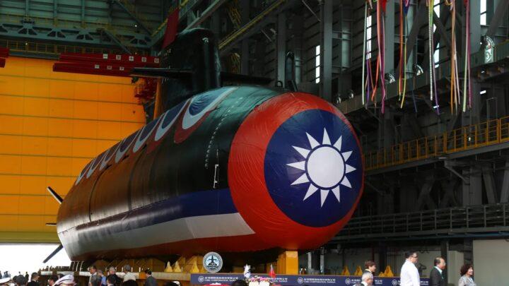 Taiwan Unveils 'Haikun', Its First Domestically Built Submarine_30.1
