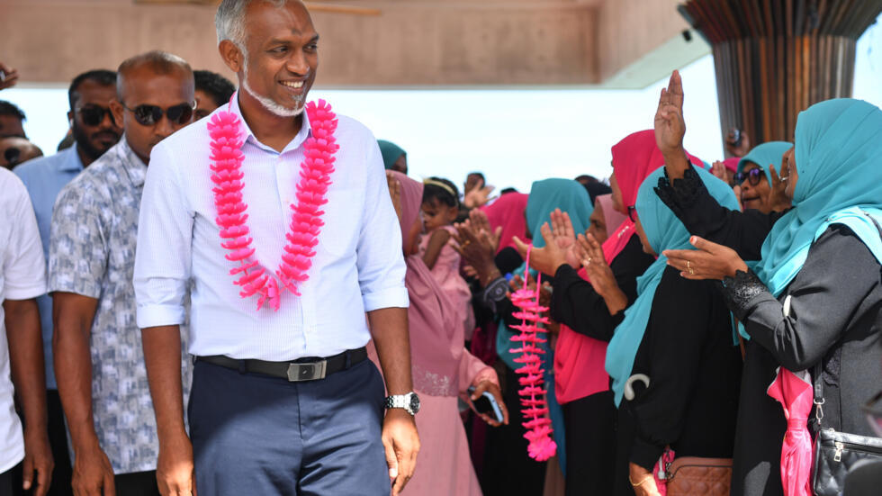 Pro-China Leader Mohamed Muizzu Wins Maldives Presidential Election_30.1