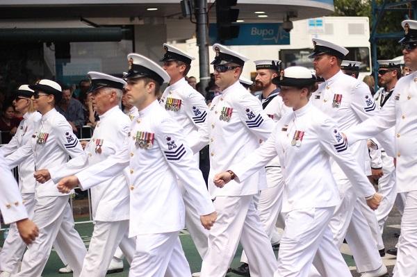 merchant-navy-age-limit-qualification-courses-fees-salary