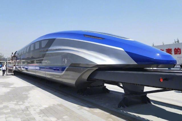 China unveils 600 kph maglev train makes public debut | చైనా 600KPH వేగం తో ప్రయాణించే మాగ్లేవ్ రైలును ఆవిష్కరించింది_30.1