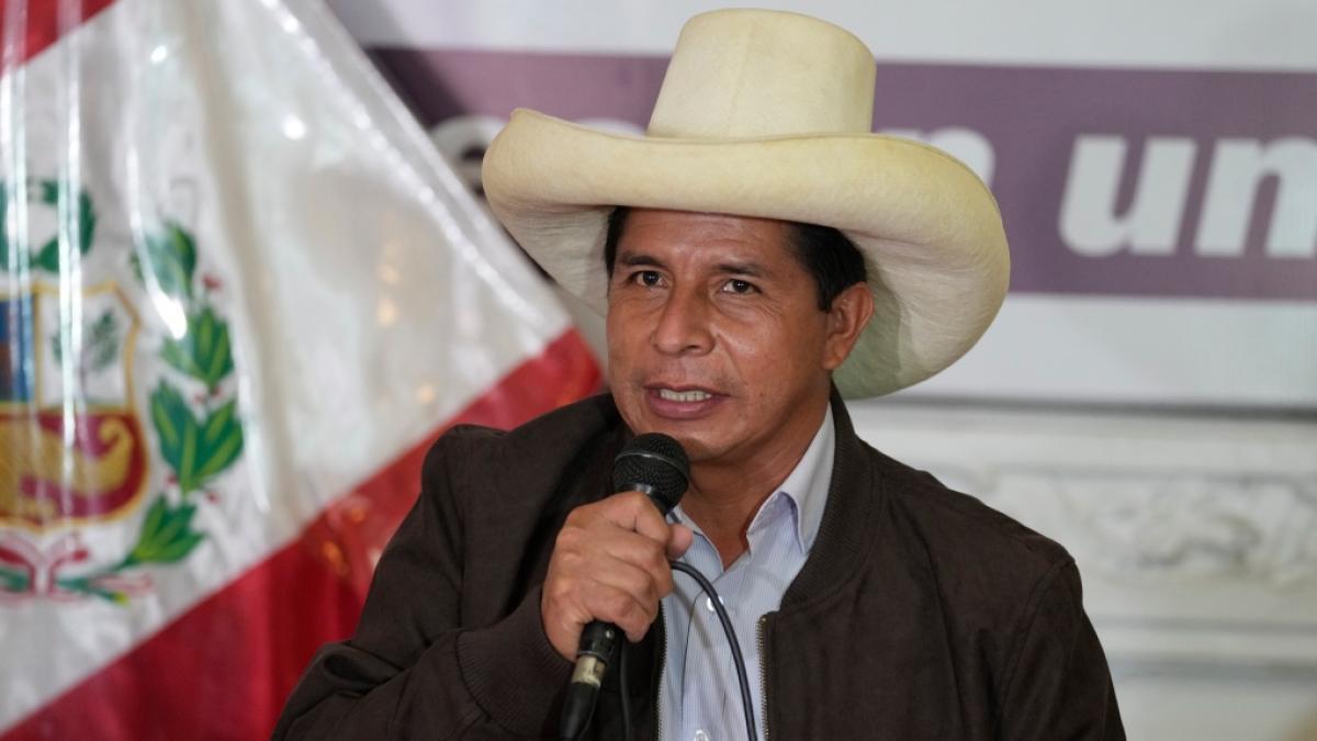 Leftist school teacher Pedro Castillo declared New Peru President | పెరూ అధ్యక్షుడిగా పెడ్రో కాస్టిల్లో_30.1