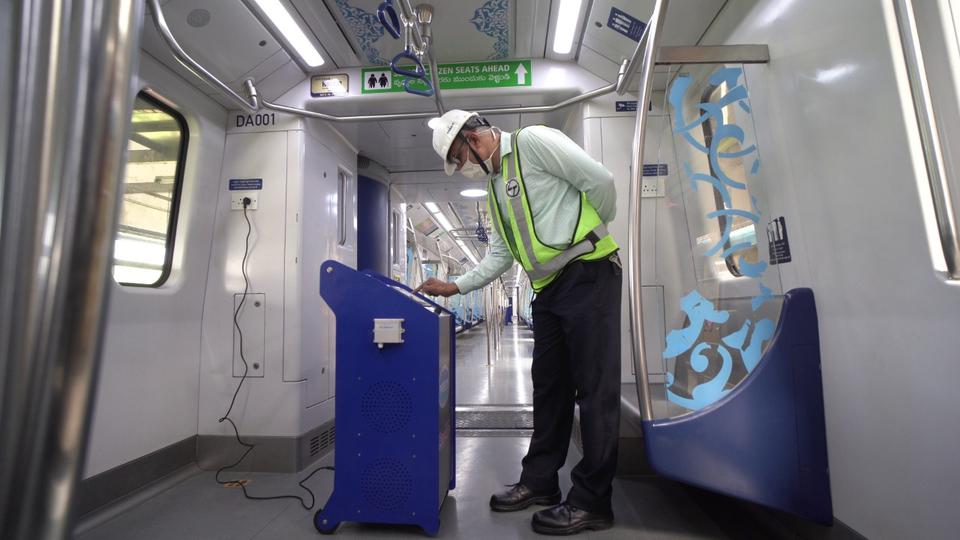 Hyderabad metro rail first in India to start ozone-based sanitisation of coaches, ఓజోన్ ఆధారిత కోచ్‌ల శానిటైజేషన్‌ను ప్రారంభించిన హైదరాబాద్ మెట్రో రైలు_30.1