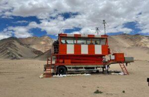 IAF builds mobile ATC towers in Ladakh | आयएएफ लडाखमध्ये मोबाइल एटीसी टॉवर उभारले