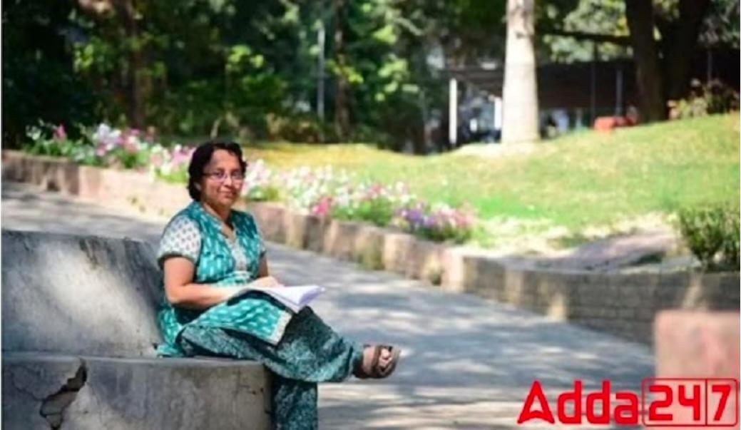 Dr. Aditi Sen De Receives 2023 GD Birla Award | डॉ. अदिती सेन डे यांना 2023 चा जीडी बिर्ला पुरस्कार मिळाला