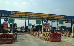 Toll_gate_on_Vijayawada_-_Hyderabad_highway