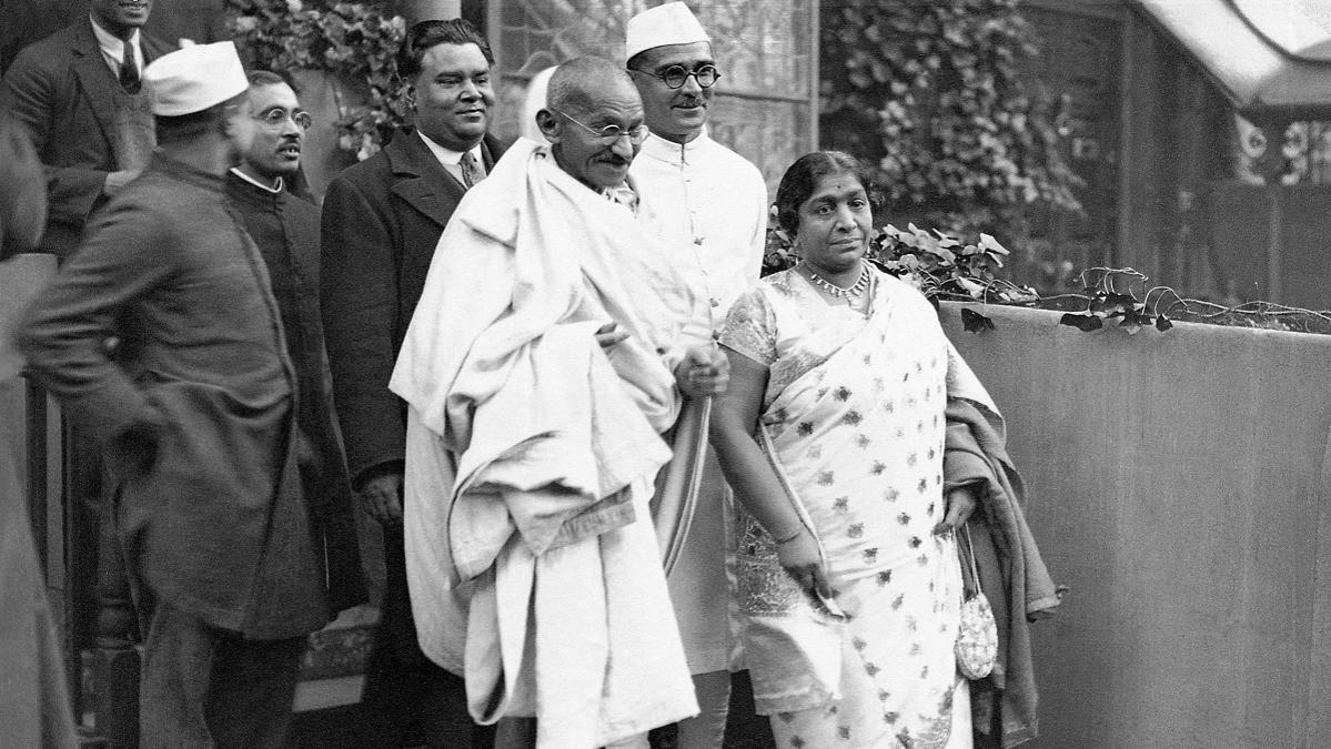 Nightingale of India: Sarojini Naidu with Mahatma Gandhi