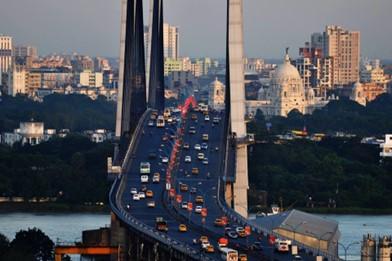 Kolkata_City_skyline_from_Hoogly_bridge.jpg