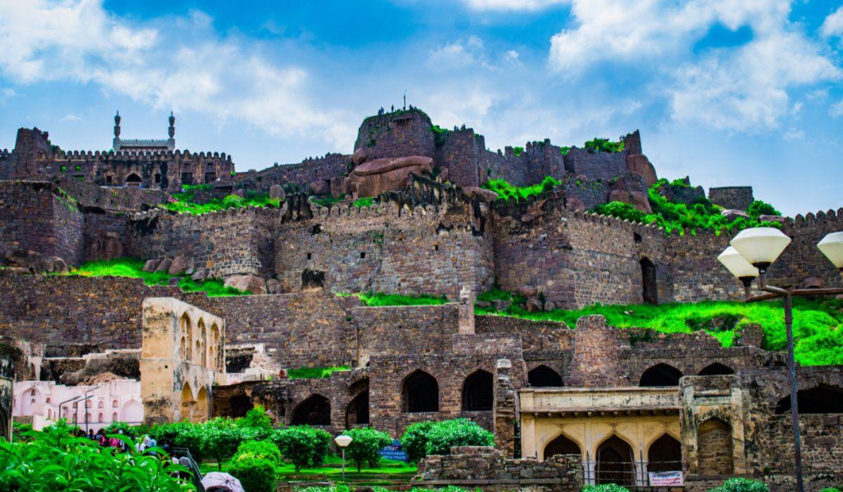Golconda Fort Hyderabad: All about famous monuments in India