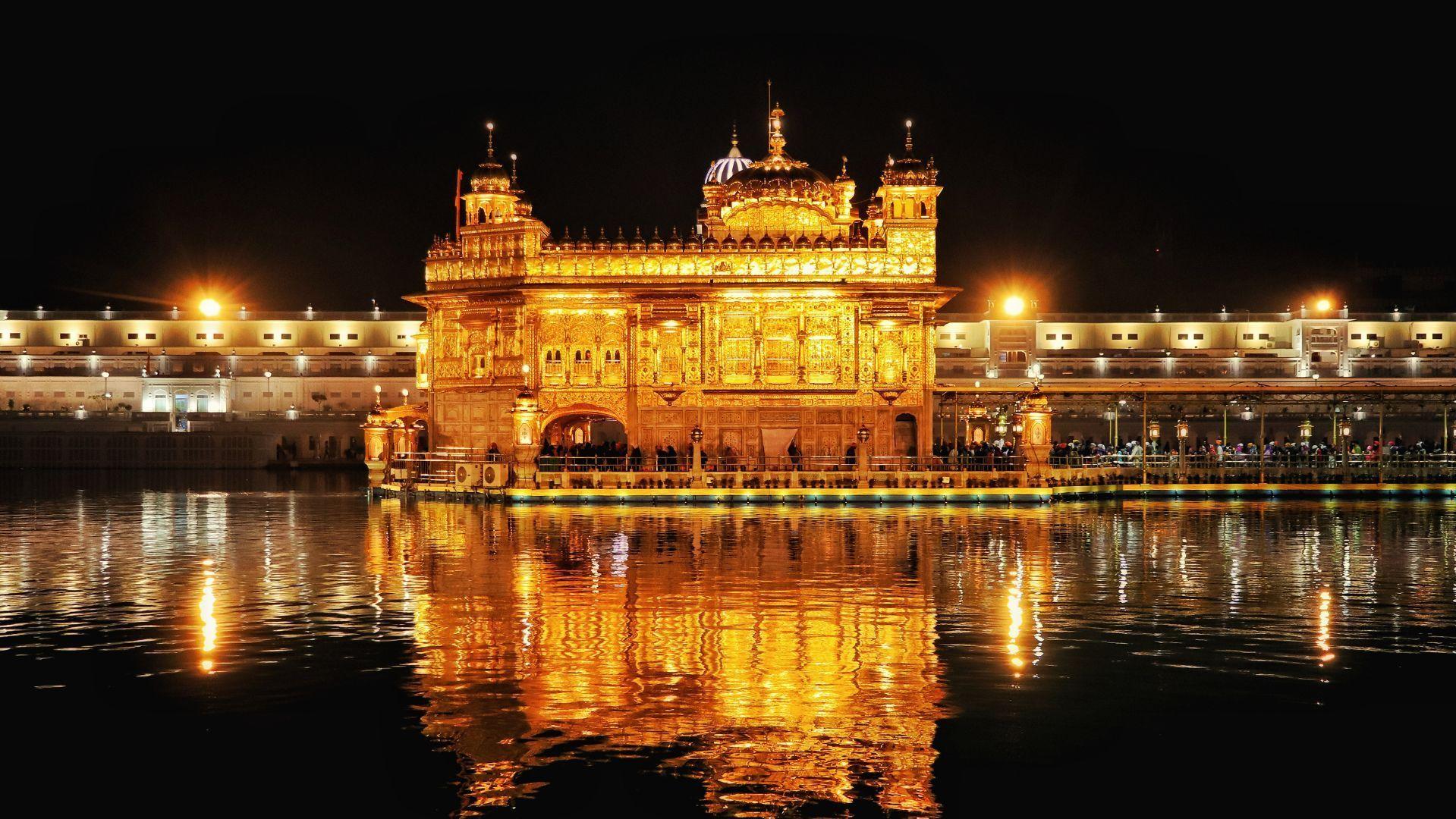 In photos: why you should visit the Golden Temple at night | Condé Nast Traveller India