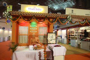 Nitin Gadkari Inaugurates Khadi Pavilion at I.I.T.F_50.1