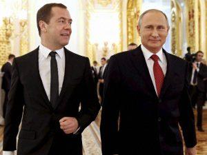 Russian PM Dmitry Medvedev submits resignation to Putin_4.1