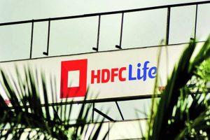 HDFC Life & YES Bank enters into partnership to sell insurance policies_50.1