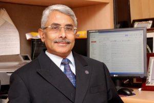 Neurosurgeon Basant Misra receives prestigious AANS Award_4.1