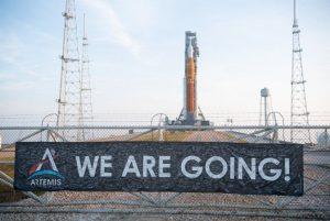 NASA's moon rocket moved to launch pad for 1st test flight_4.1