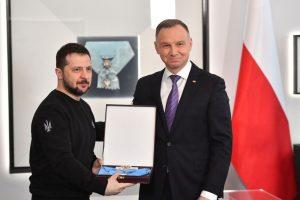 Ukrainian president decorated with Poland's top award_4.1