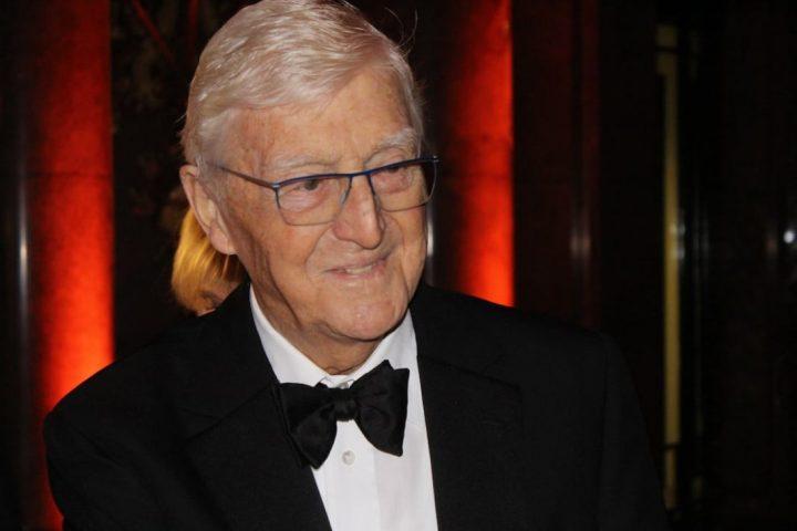 British 'chat show king' Michael Parkinson passes away at 88