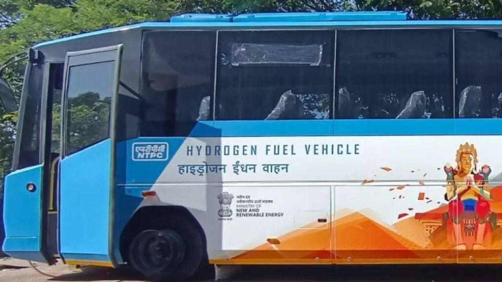 India’s First Hydrogen Bus Hits the Public Roads in Leh, Ladakh