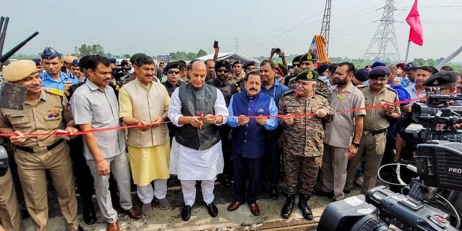 Raksha Mantri Inaugurates 90 BRO Infrastructure Projects Valued At More Than Rs 2,900 Crore