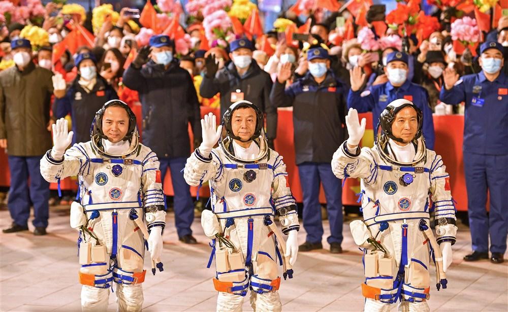 China launched its youngest ever space crew