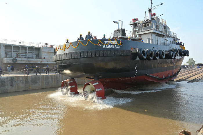 Indian Navy Launched The 25T Bollard Pull Tug 'MAHABALI' In Gujarat