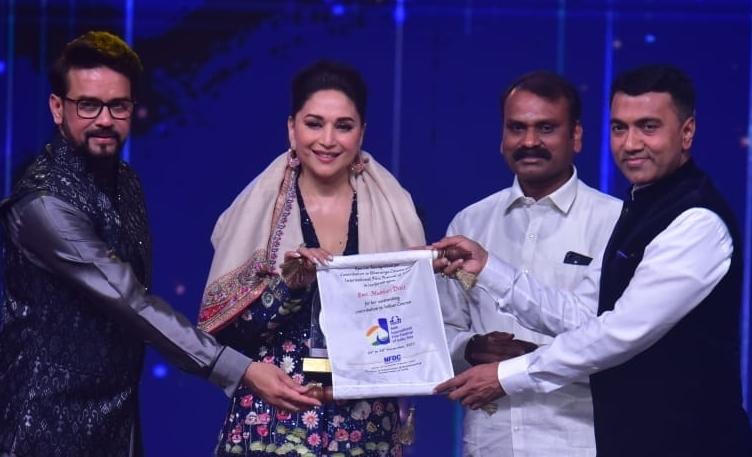 Madhuri Dixit Receives Award At 54th IFFI
