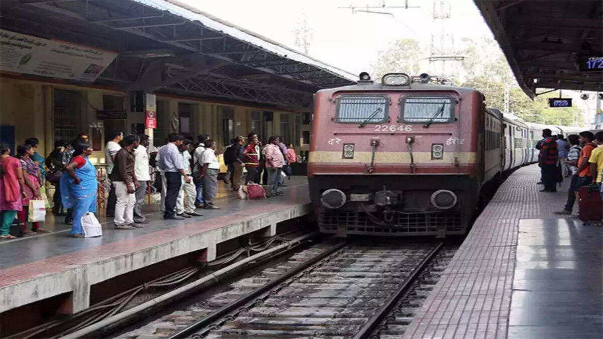 Central Railway To Add Panic Switches At 117 Stations