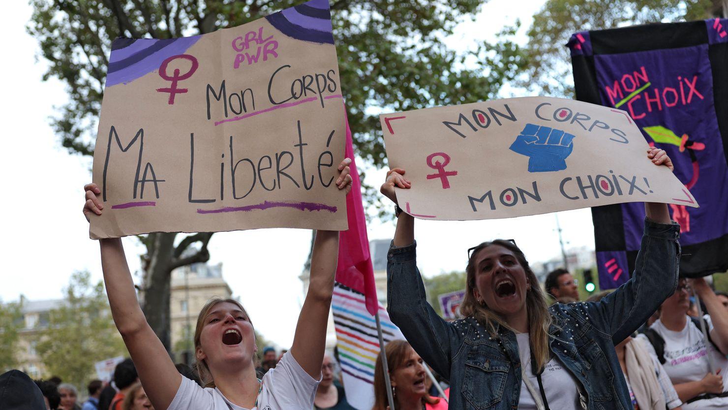 France Pioneers Constitutional Protection for Abortion Rights