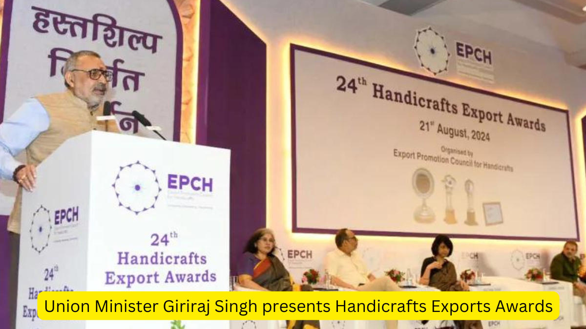 Union Minister Giriraj Singh presents Handicrafts Exports Awards