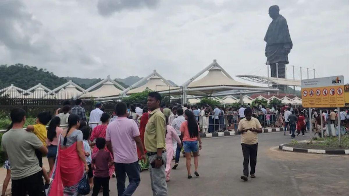 INTERNATIONAL TOURIST FOOTFALL