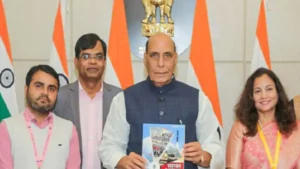 Raksha Mantri Shri Rajnath Singh Unveils First Edition of 'Sashakt Bharat' Hindi Magazine