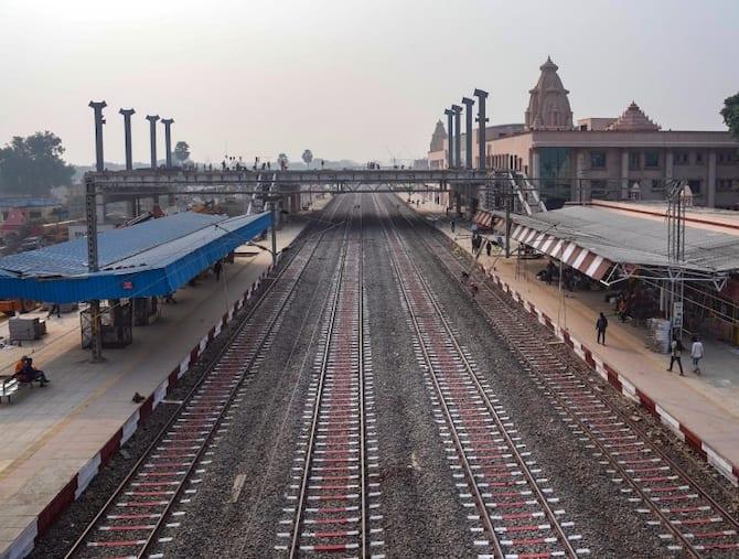 Ayodhya Railway Station Name Changed To Ayodhya Dham Junction | Ayodhya News: अब इस नाम से जाना जाएगा अयोध्या का रेलवे स्टेशन, पीएम मोदी करेंगे उद्घाटन