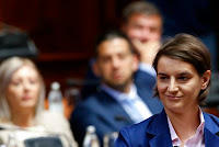 सर्बिया के सांसदों ने एना ब्रैनाबिक, पहली महिला समलैंगिक प्रधान मंत्री का चुनाव किया |_50.1