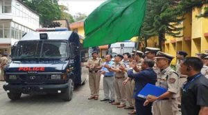 अरुणाचल प्रदेश के गृह राज्यमंत्री ने दंगा नियंत्रक वाहन 'वज्र' को दी हरी झंडी |_50.1