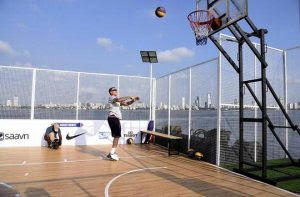 भारत का पहला फ़्लोटिंग बास्केटबॉल कोर्ट मुंबई में शुरू |_50.1