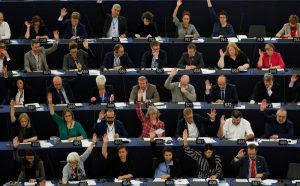 यूरोपीय संघ की संसद ने जलवायु आपातकाल की घोषणा की |_50.1