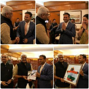 जल शक्ति मंत्री ने शोर्ट-डाक्यूमेंट्री फिल्म 'शिखर से पुकार' का किया विमोचन |_50.1