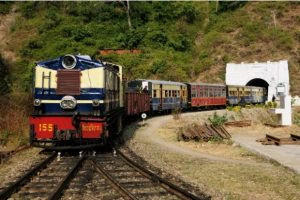 भारतीय रेलवे ने 'हिम दर्शन एक्सप्रेस' को दिखाई हरी झंडी |_50.1