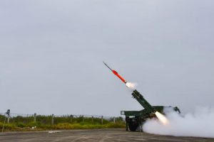 भारत ने सतह से हवा में तेजी से मार करने वाली मिसाइल का किया सफल परीक्षण |_50.1