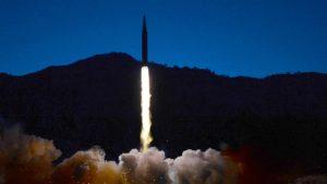 उत्तर कोरिया ने सबसे शक्तिशाली ह्वासोंग-12 बैलिस्टिक मिसाइल का सफल परीक्षण किया |_50.1