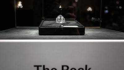 $18.8 मिलियन में बिका अब तक का सबसे बड़ा सफेद हीरा 'द रॉक' |_50.1