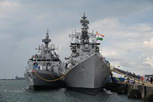 भारतीय नौसेना के जहाज, पनडुब्बी और एलआरएमपी विमान सिम्बेक्स 23 में भाग लेने हेतु सिंगापुर पहुंचे