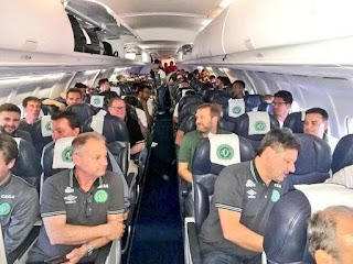 ब्राजीलियाई फुटबॉल खिलाडियों को ले जा रहा विमान कोलंबिया में क्रैश |_40.1