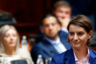 सर्बिया के सांसदों ने एना ब्रैनाबिक, पहली महिला समलैंगिक प्रधान मंत्री का चुनाव किया |_40.1